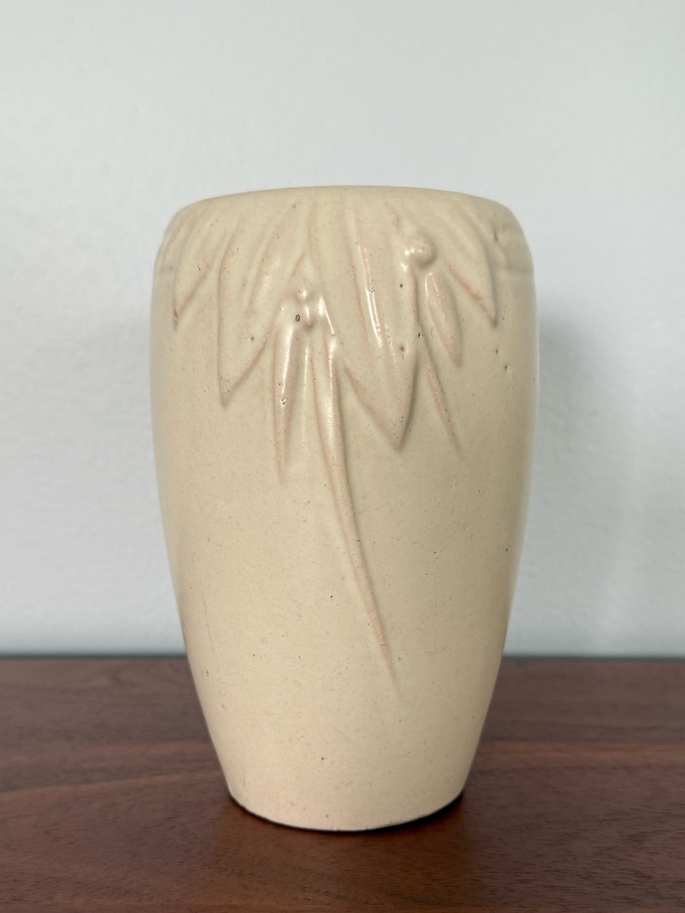Vintage 30s Nelson McCoy Pottery "Leaves & Berries" Matte White Vase Farmhouse